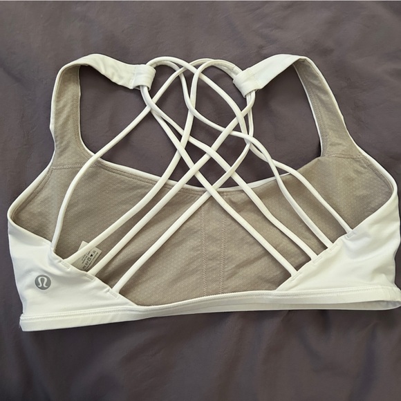 Lululemon free to be bra - Picture 2 of 3